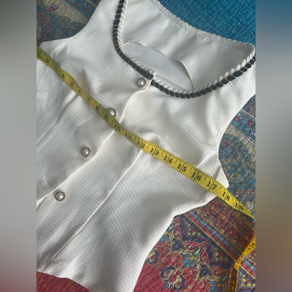 Vest - Picture 3 of 9